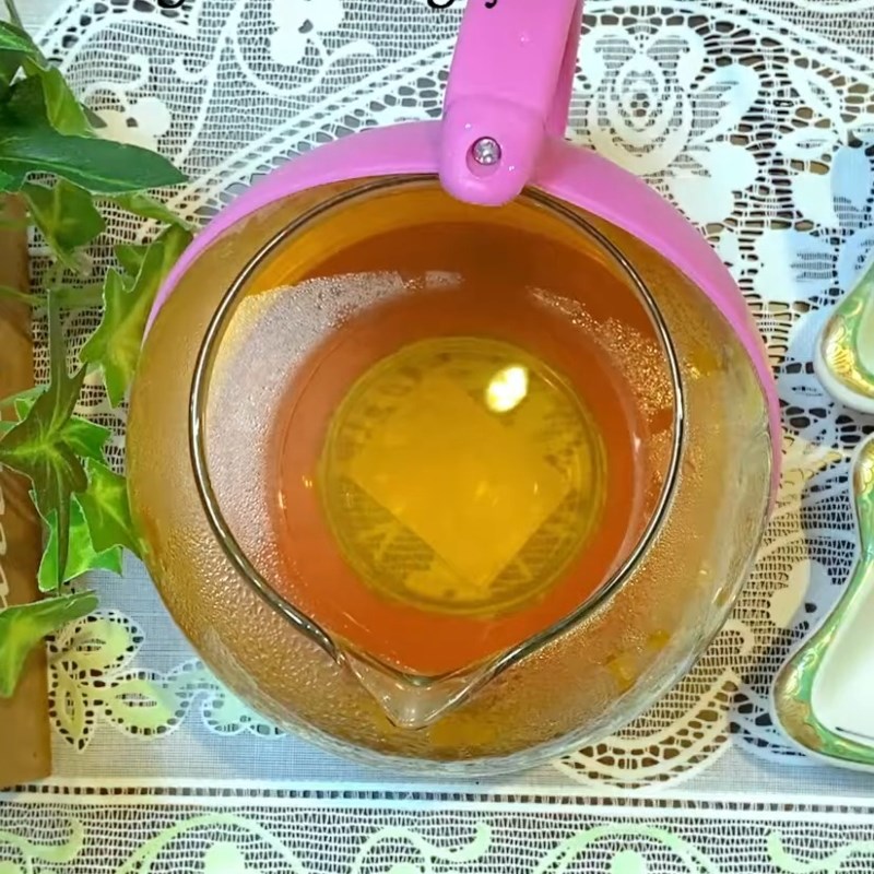Bước 3 Pha trà cam quế long nhãn Trà cam quế mật ong long nhãn