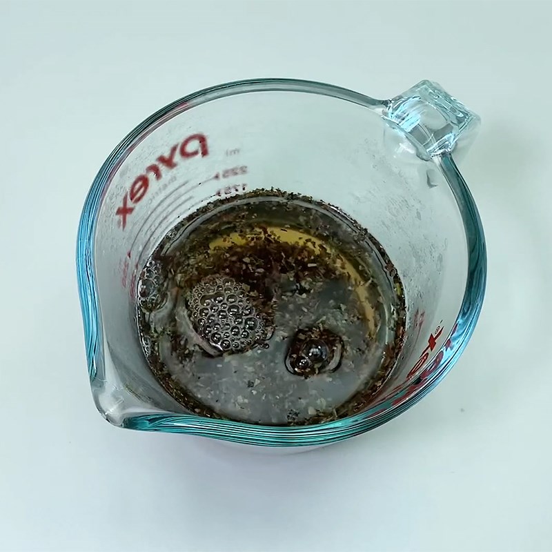 Bước 1 Pha trà đen Trà bưởi mật ong