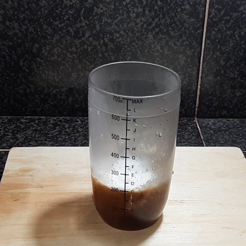 Bước 2 Pha trà sữa Trà sữa socola nutella