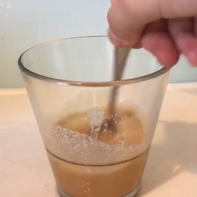 Bước 2 Pha trà sữa dưa lưới Trà sữa dưa lưới