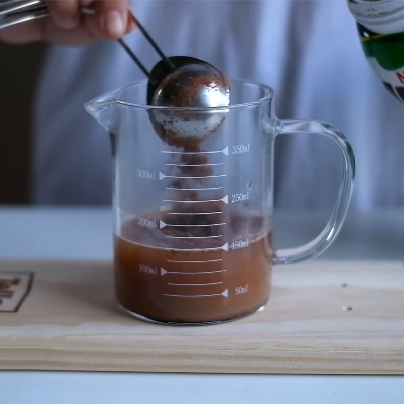 Bước 2 Pha trà sữa milo Trà sữa milo