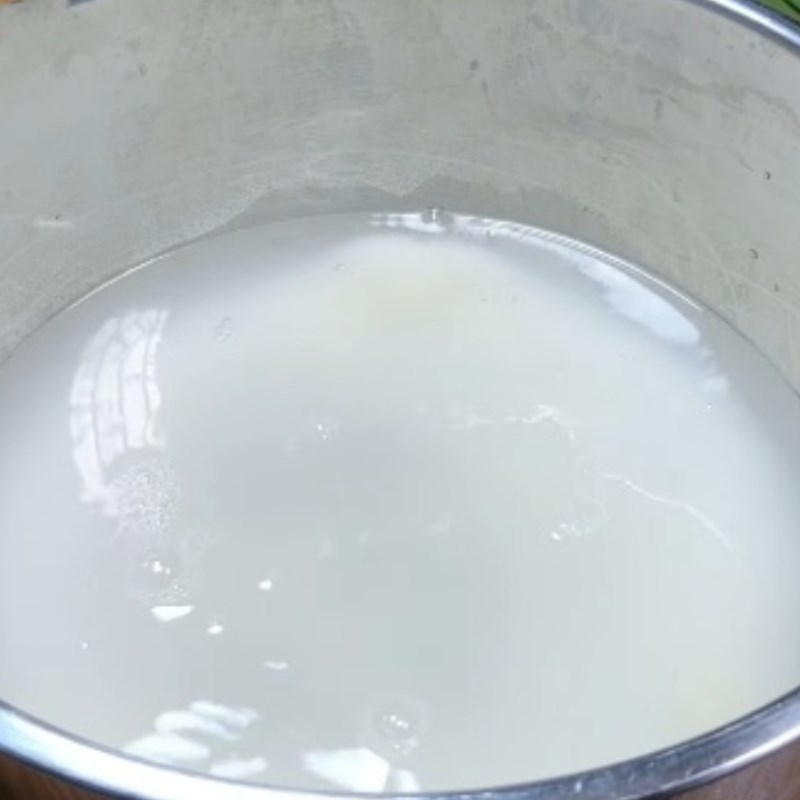 Bước 1 Pha và ngâm hỗn hợp bột rau câu Rau câu lá dứa nước cốt dừa