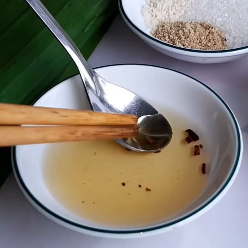 Bước 3 Phi dầu hành Chả lụa tàu hũ ky tươi