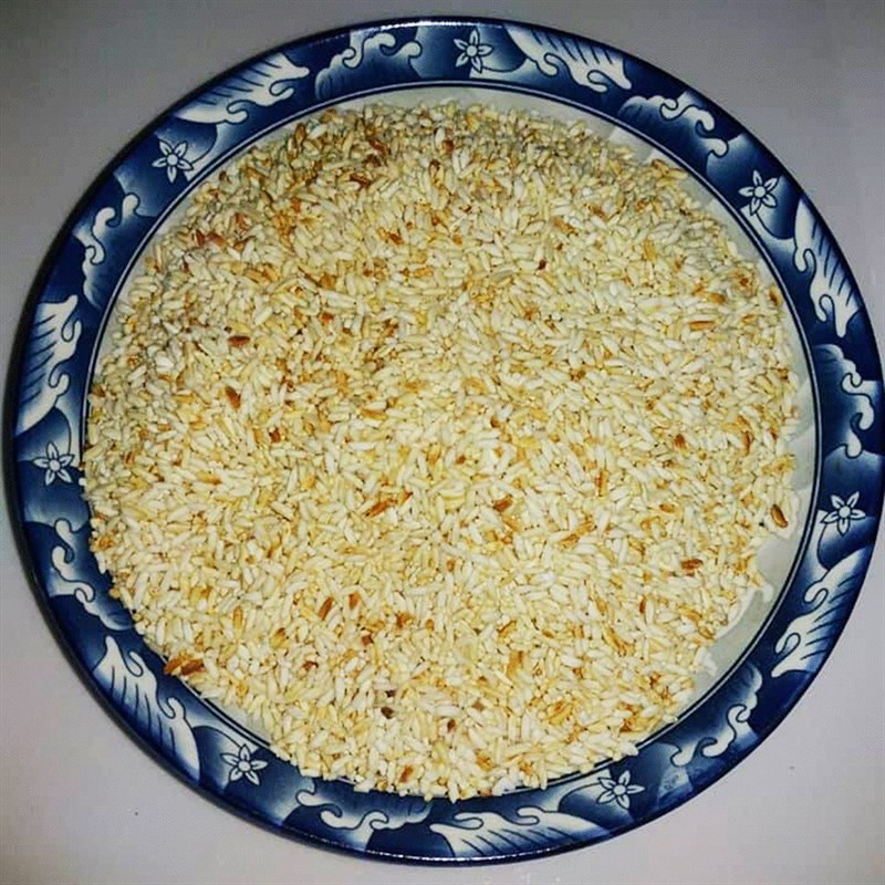 Bước 5 Rang gạo Cháo cá lóc nấm rơm thịt viên