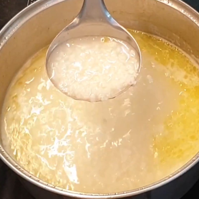 Bước 5 Rang gạo và nấu cháo Cháo gà nấm rơm