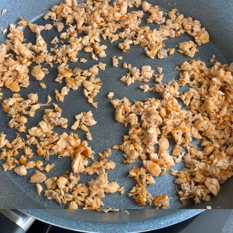 Bước 4 Rang khô cá hồi Ruốc cá hồi truyền thống