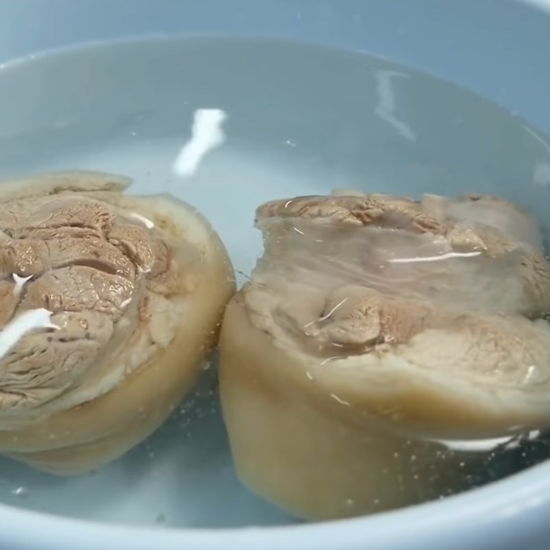 Bước 2 Nấu nước dùng Bún mọc chân giò