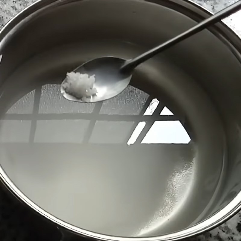 Bước 1 Ngâm bột rau câu Rau câu lá dứa sữa dừa cà phê