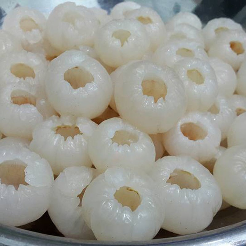 Bước 2 Rửa sạch nhãn Nhãn ngâm đường