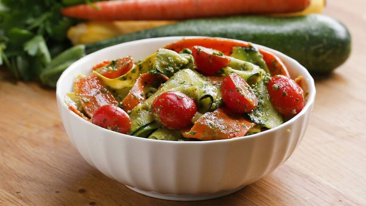 Salad pesto rau củ