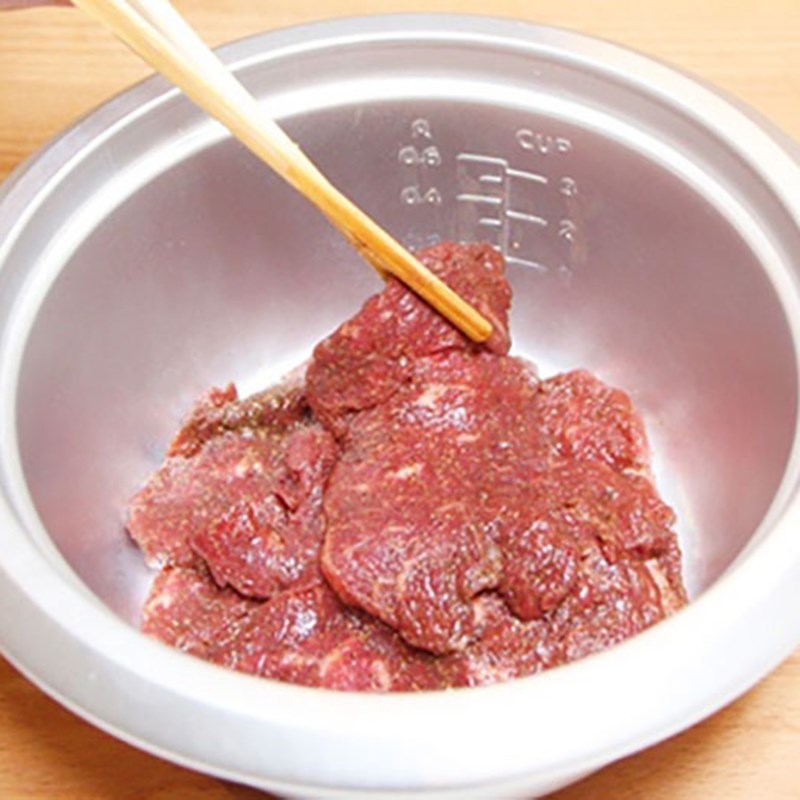 Bước 2 Sấy bò lần 1 Khô bò bằng nồi cơm điện