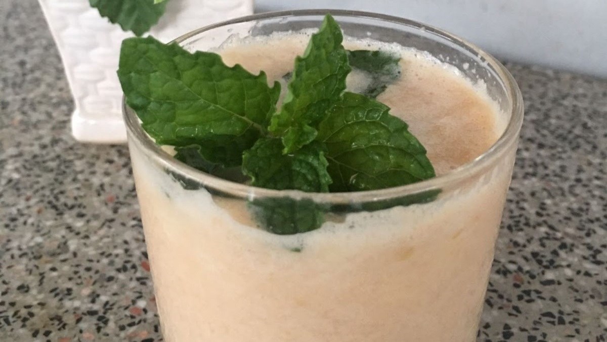 Sinh tố táo sữa tươi