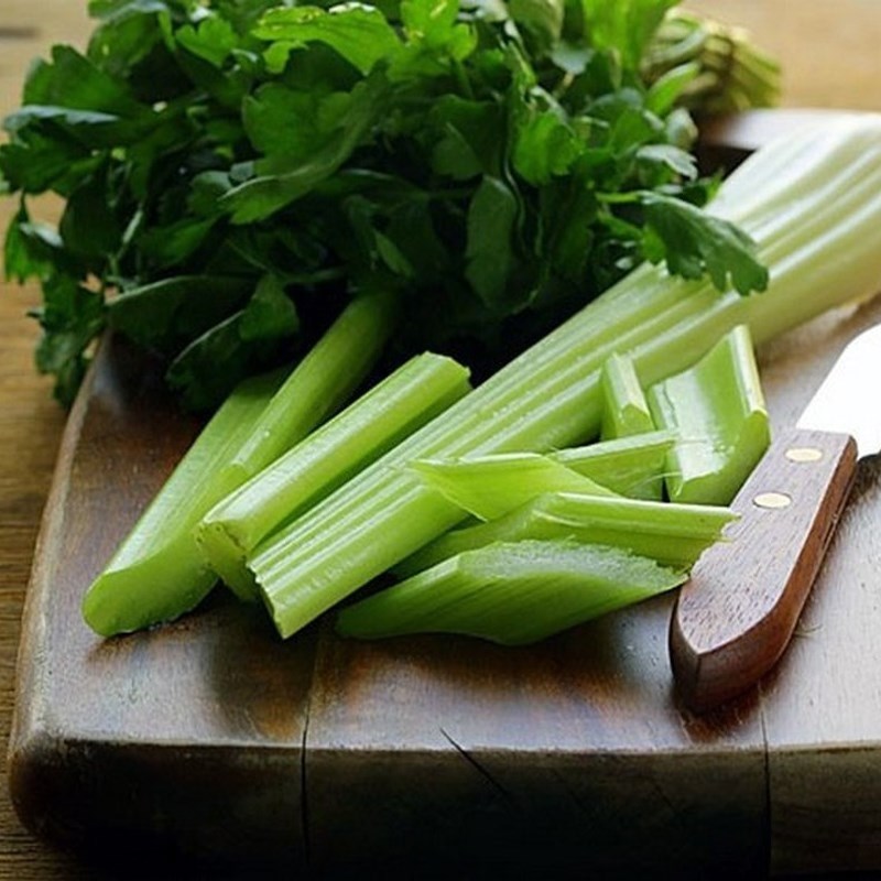 Bước 1 Sơ chế nguyên liệu Nước ép bí đao cần tây