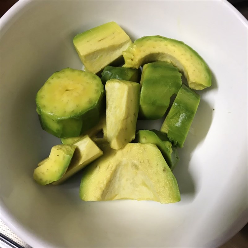 Bước 1 Sơ chế bơ Sinh tố bơ