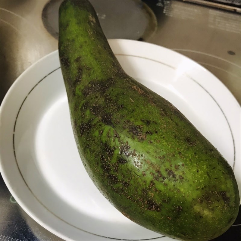 Bước 1 Sơ chế bơ Sinh tố bơ