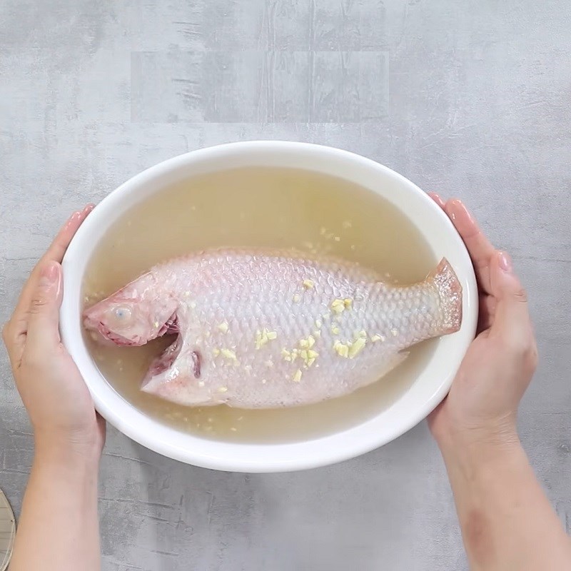 Bước 1 Sơ chế cá diêu hồng Canh măng chua cá diêu hồng