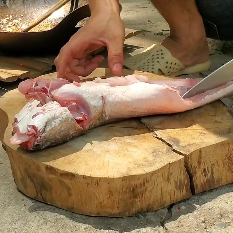 Bước 1 Sơ chế cá lóc Cá lóc nướng muối ớt mật ong