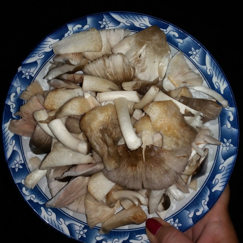 Bước 1 Sơ chế cá lóc và các nguyên liệu Bánh canh cá lóc bột gạo