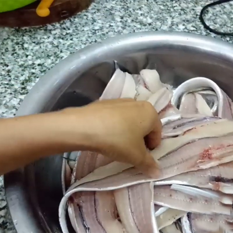 Bước 1 Sơ chế cá Khô cá hố