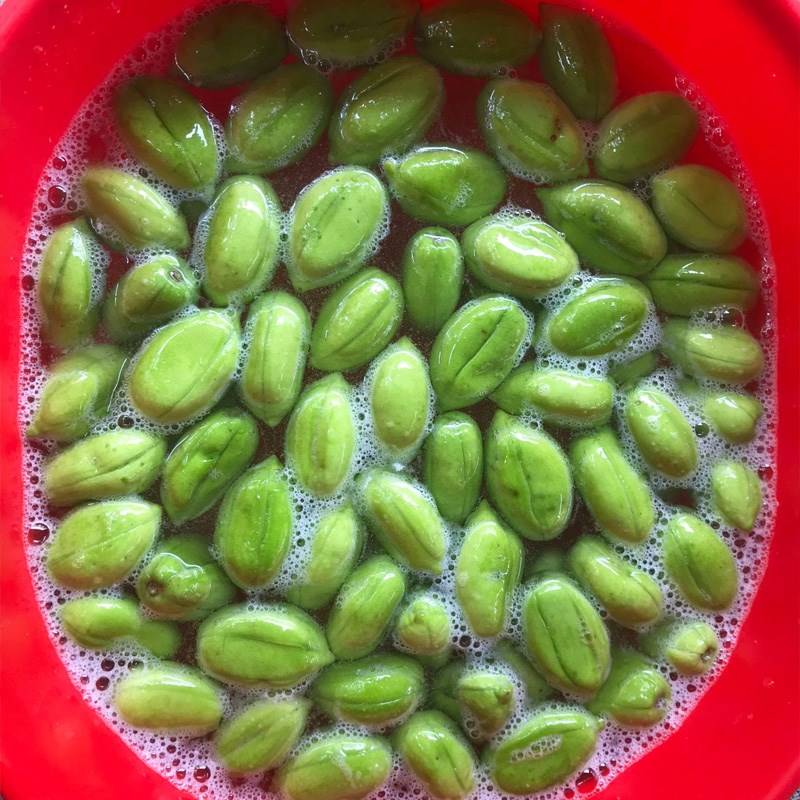 Bước 1 Sơ chế cà na Cà na đập