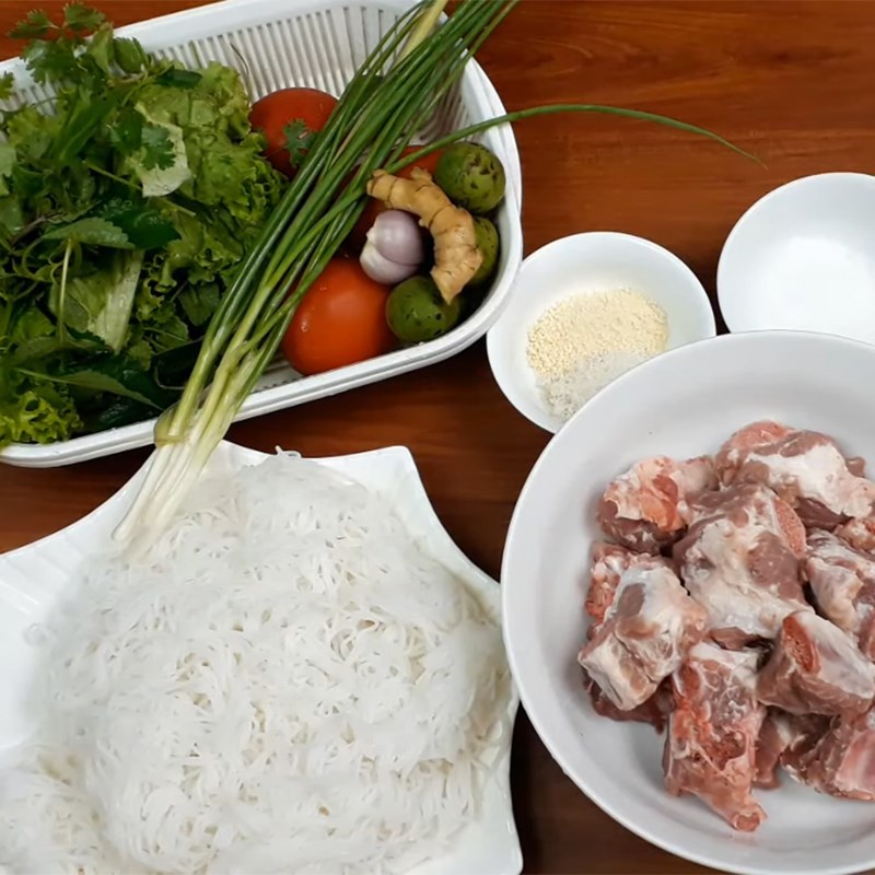 Bước 2 Sơ chế các loại rau Bún sườn nấu sấu