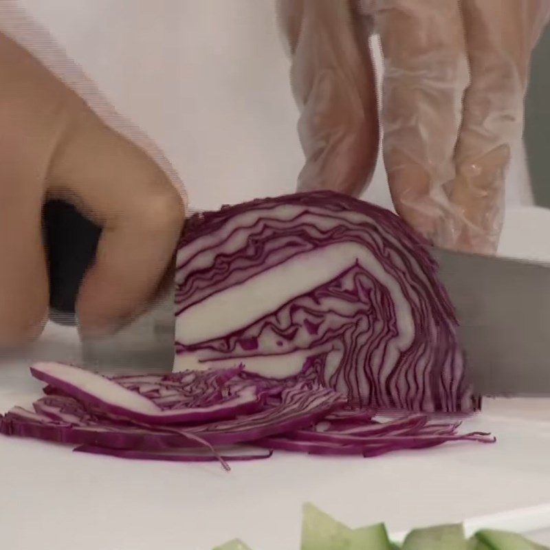 Bước 3 Sơ chế các loại rau củ Salad táo với tôm