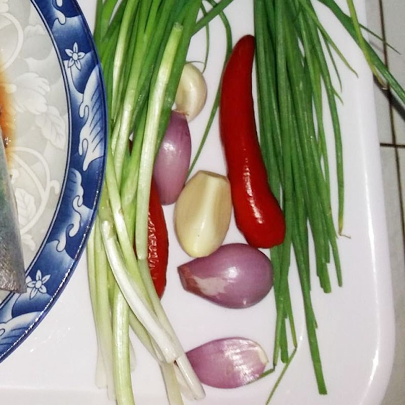 Bước 1 Sơ chế các nguyên liệu Cá thu Nhật - cá saba kho măng le
