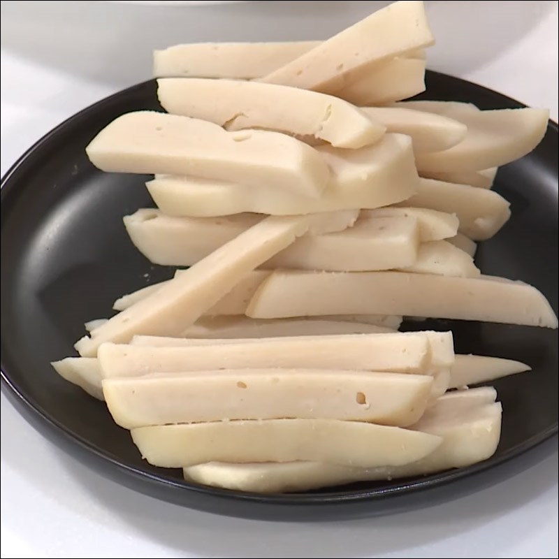 Bước 1 Sơ chế các nguyên liệu Bắp non xào mì căn