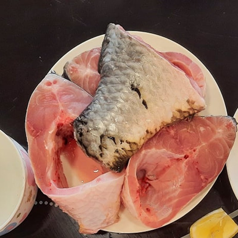 Bước 1 Sơ chế các nguyên liệu Cá chép kho gừng sả