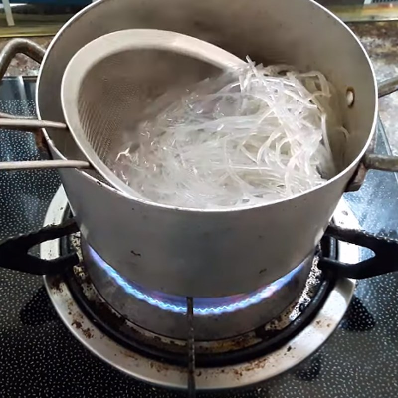 Bước 1 Sơ chế các nguyên liệu Bì chay đậu hũ