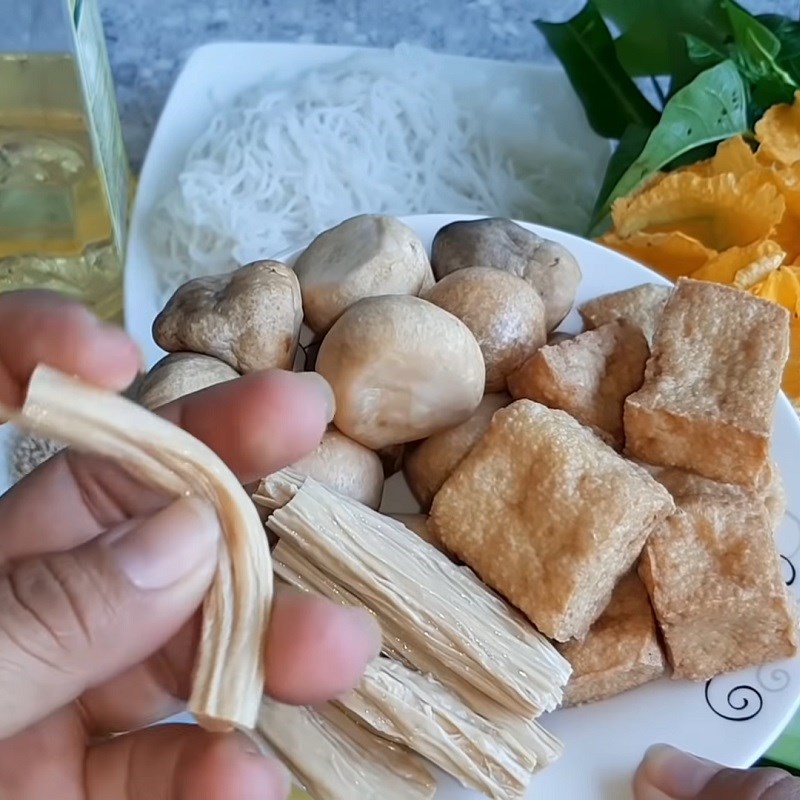 Bước 1 Sơ chế các nguyên liệu Lẩu mắm chay
