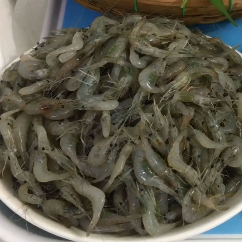 Bước 2 Sơ chế các nguyên liệu Gỏi tép đu đủ