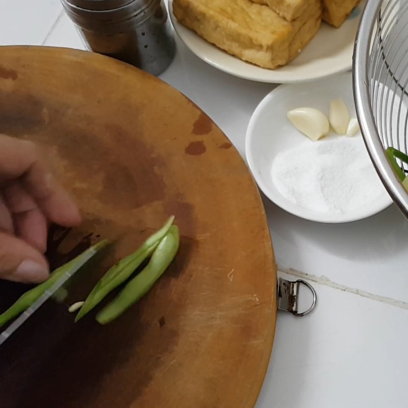 Bước 1 Sơ chế các nguyên liệu Đậu que xào đậu hũ