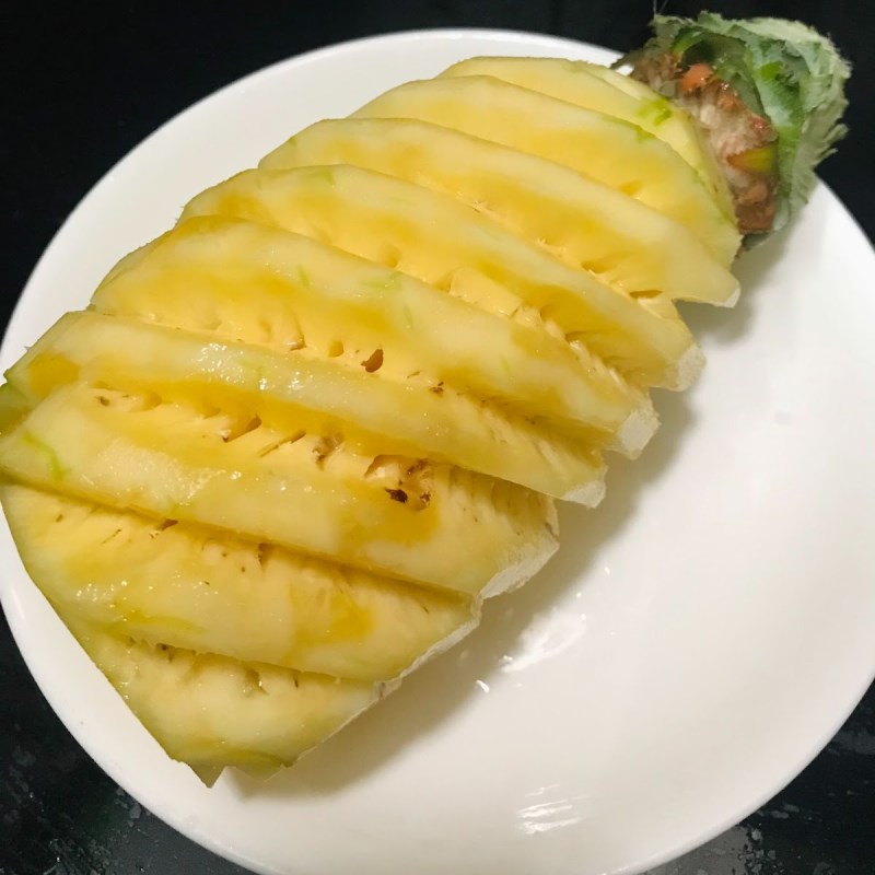 Bước 1 Sơ chế các nguyên liệu Nước ép dứa cà chua