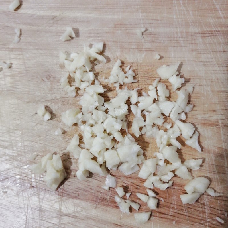 Bước 1 Sơ chế các nguyên liệu Salad rong nho với tôm tươi