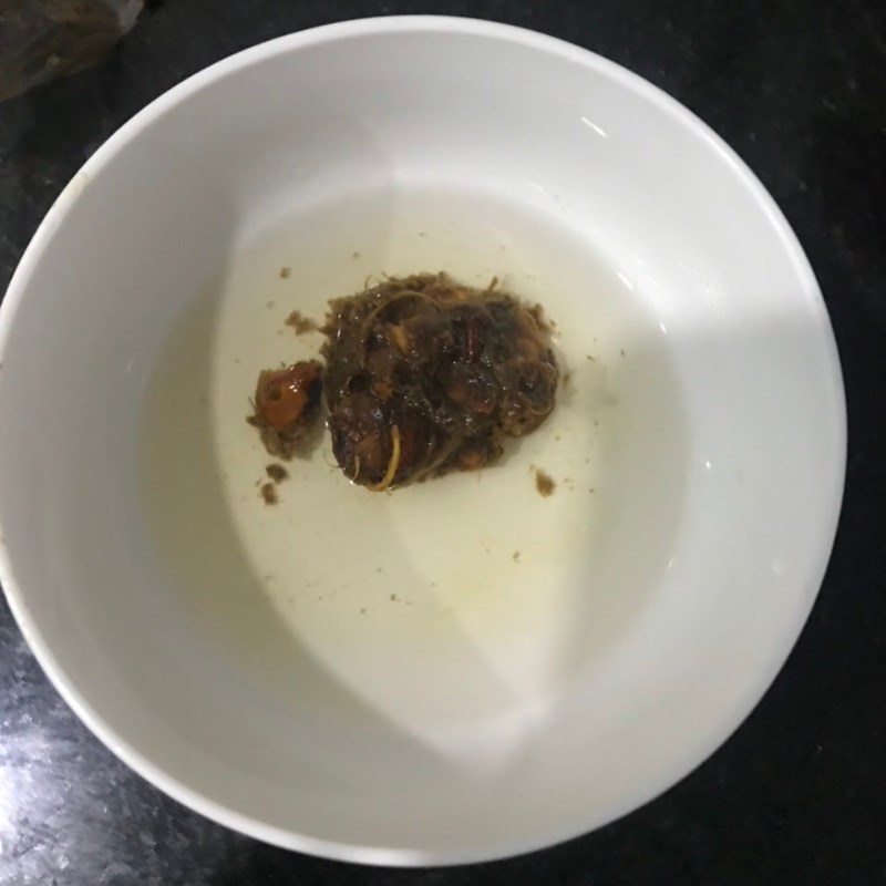 Bước 1 Sơ chế các nguyên liệu Cá cơm khô chiên nước mắm (Công thức được chia sẻ từ người dùng)
