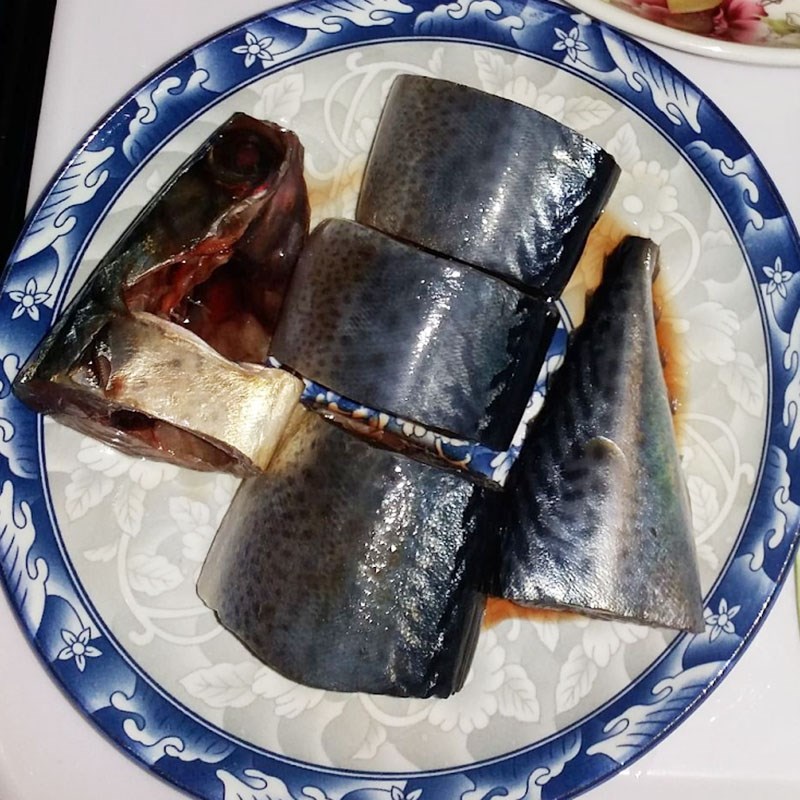 Bước 1 Sơ chế các nguyên liệu Cá thu Nhật - cá saba kho măng le