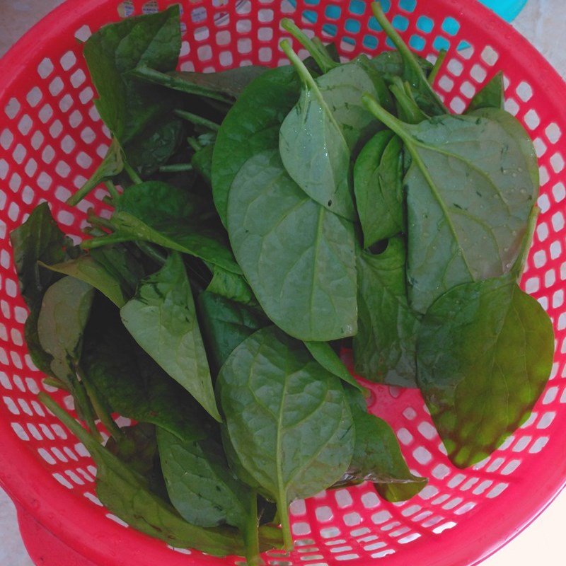 Bước 1 Sơ chế các nguyên liệu Canh mồng tơi đậu hũ