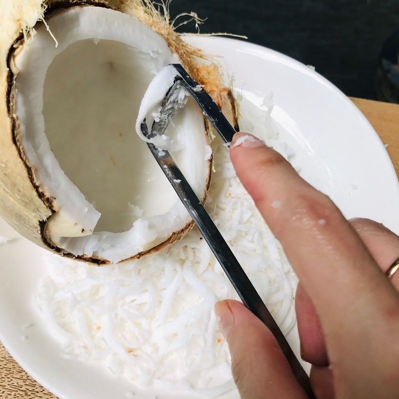 Bước 1 Sơ chế các nguyên liệu Kem chuối sữa chua (công thức được chia sẻ từ người dùng)