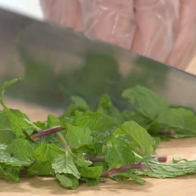 Bước 3 Sơ chế các nguyên liệu còn lại Salad bí đỏ thịt gà nướng