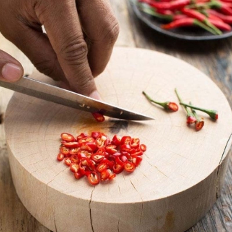 Bước 2 Sơ chế các nguyên liệu khác Miến trộn hải sản
