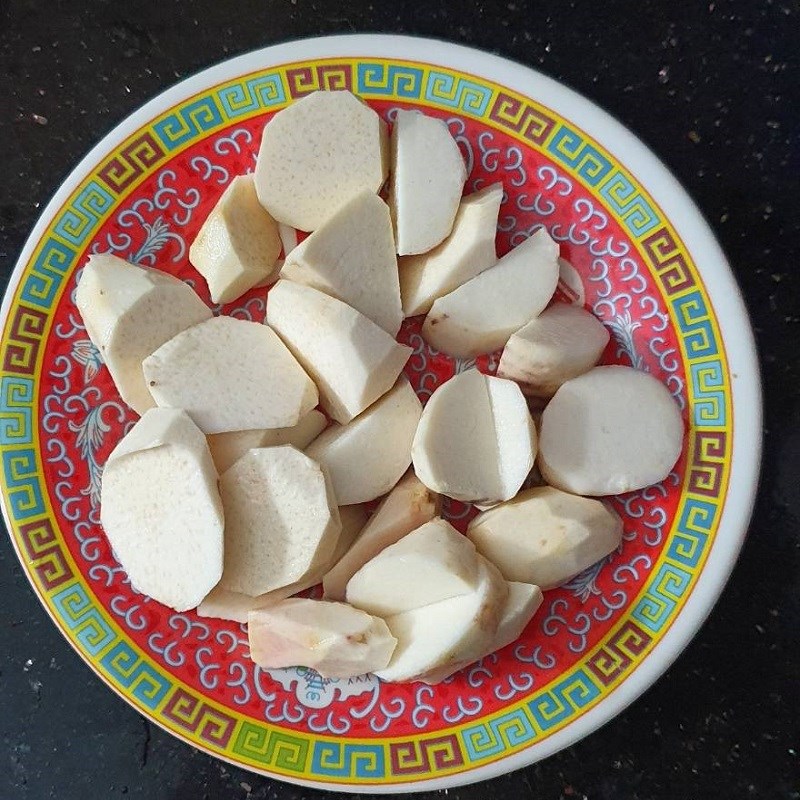 Bước 2 Sơ chế các nguyên liệu khác Vịt nấu chao (Công thức được chia sẻ từ người dùng)