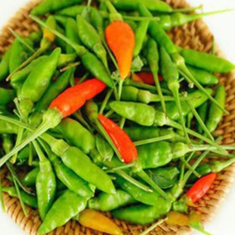 Bước 2 Sơ chế các nguyên liệu khác Cá trê kho rau răm