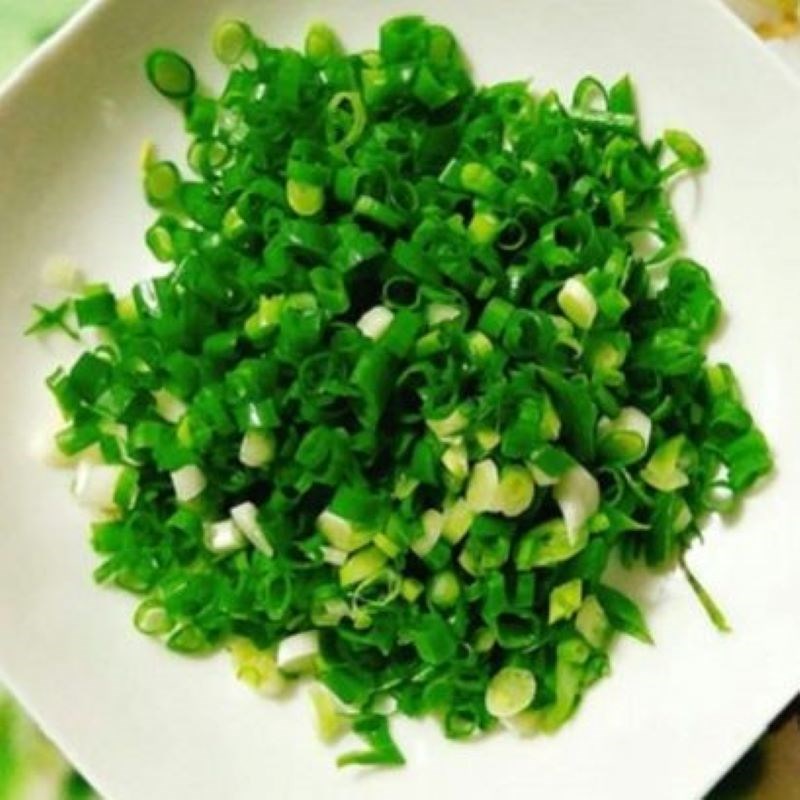 Bước 2 Sơ chế các nguyên liệu khác Tai heo xào chua ngọt