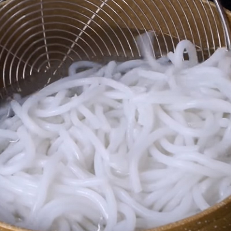 Bước 2 Sơ chế các nguyên liệu khác Bánh canh gà