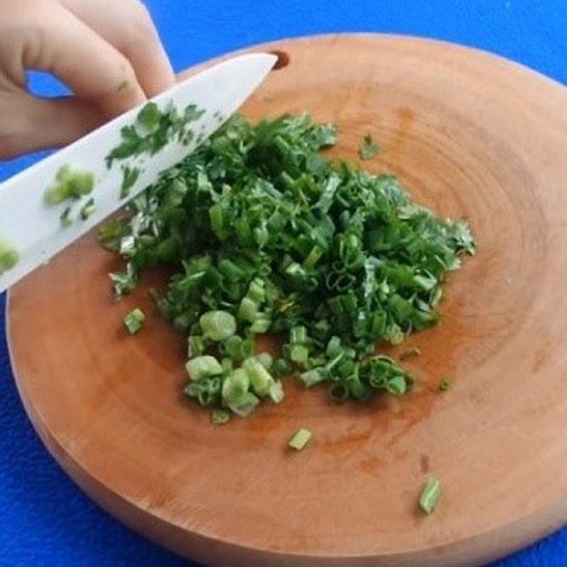 Bước 2 Sơ chế các nguyên liệu khác Bánh canh gà
