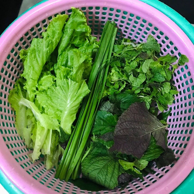 Bước 3 Sơ chế các nguyên liệu khác Gỏi cuốn tôm thịt