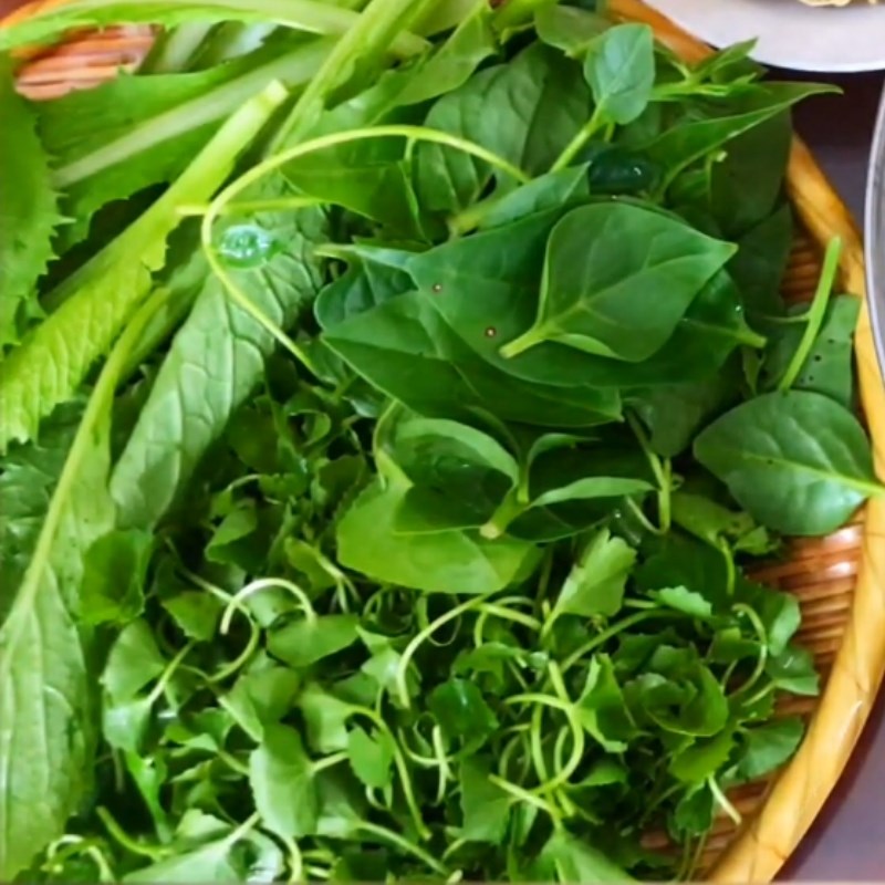 Bước 2 Sơ chế các nguyên liệu khác Lẩu bò khoai môn