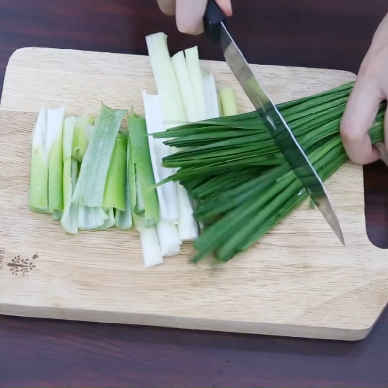 Bước 2 Sơ chế các nguyên liệu còn lại Kim chi cải thảo Hàn Quốc