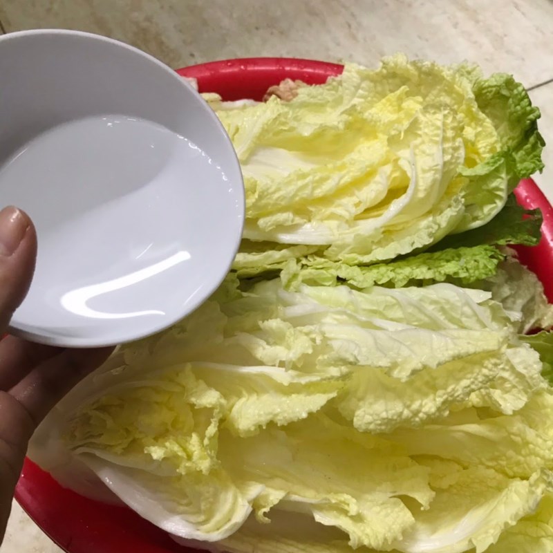 Bước 1 Sơ chế cải thảo Kim chi cải thảo Hàn Quốc (công thức được chia sẻ từ người dùng)